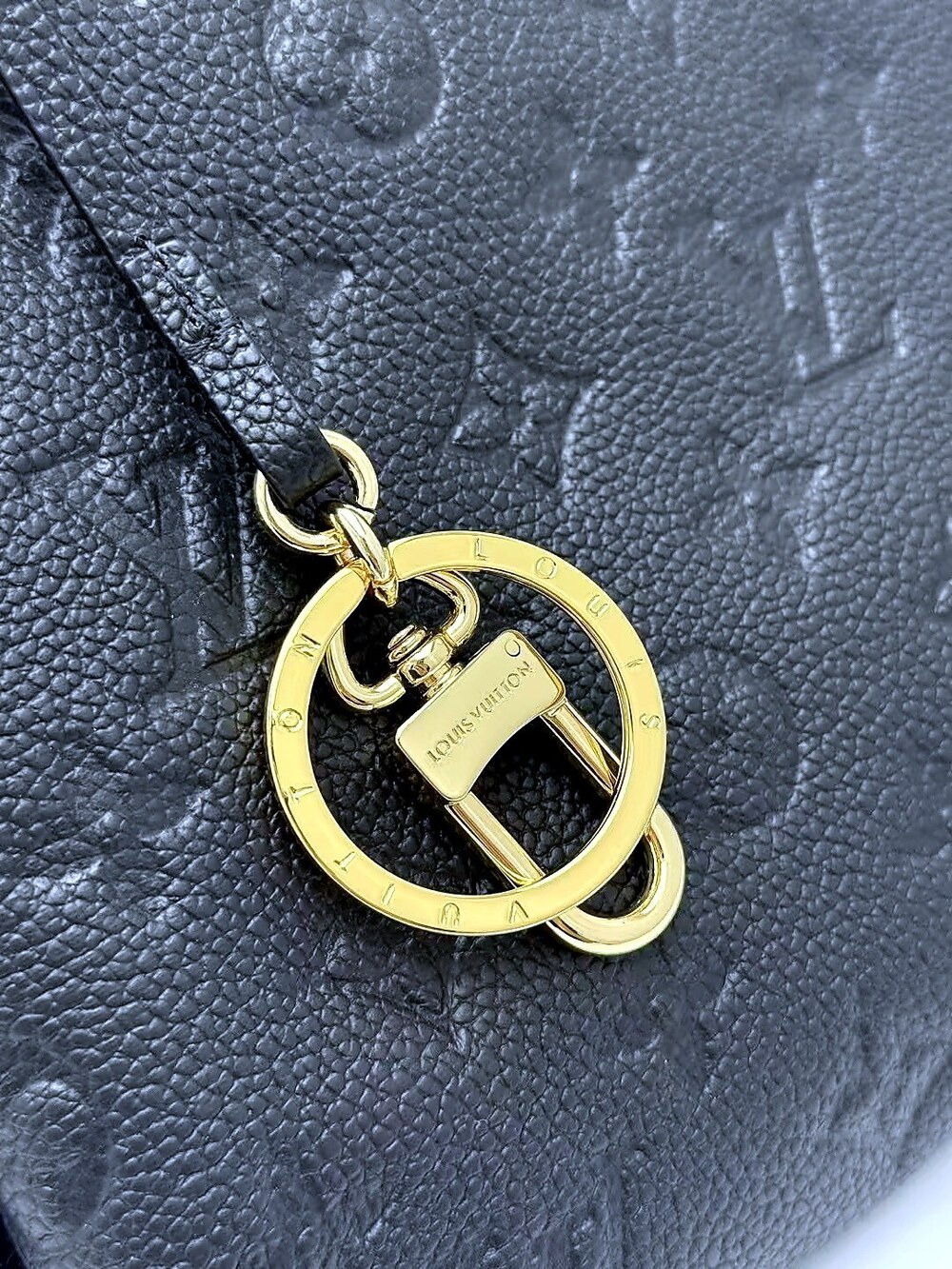 Louis Vuitton Black Monogram Empreinte Artsy MM Shoulder Bag - Picture 4 of 6